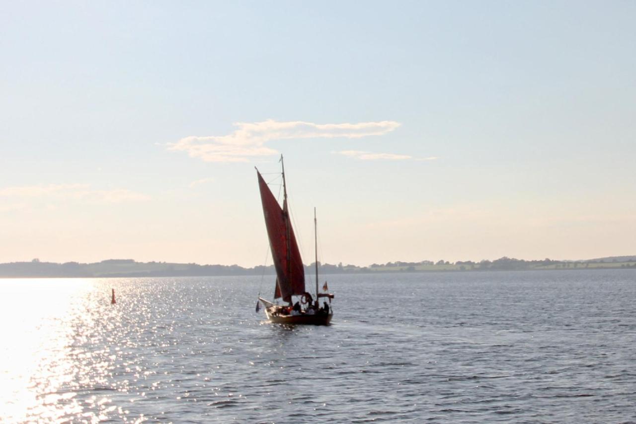 Strandnah Mit Terrasse, Gratis Nutzung Vom Ahoi Erlebnisbad Und Sauna In Sellin - Strandhaus Moenchgut Fewo06 Lobbe Ngoại thất bức ảnh