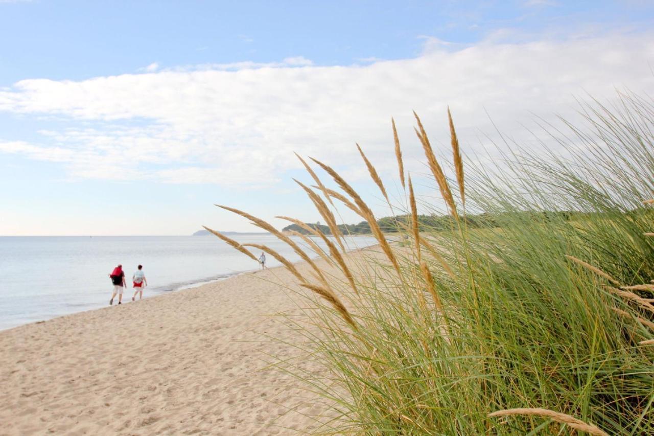 Strandnah Mit Terrasse, Gratis Nutzung Vom Ahoi Erlebnisbad Und Sauna In Sellin - Strandhaus Moenchgut Fewo06 Lobbe Ngoại thất bức ảnh