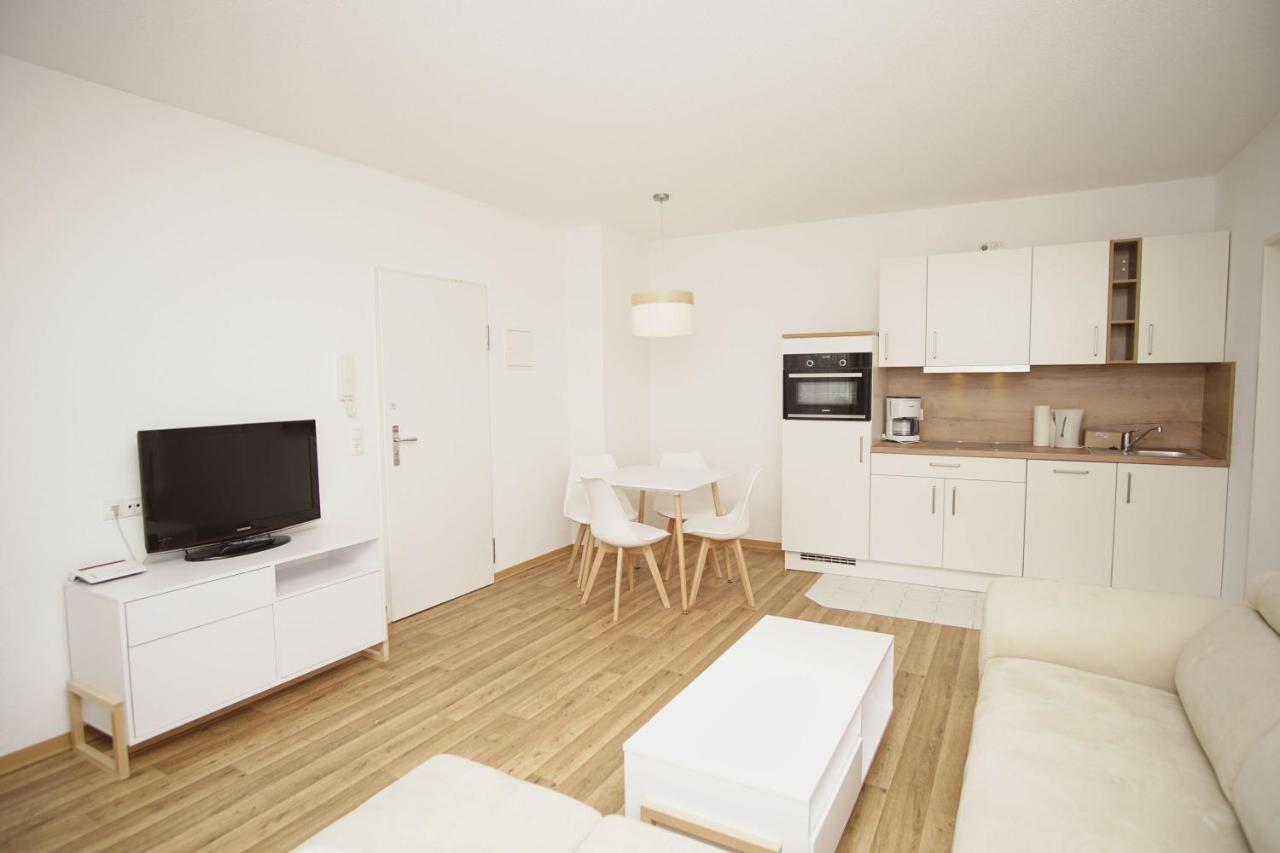 Strandnah Mit Terrasse, Gratis Nutzung Vom Ahoi Erlebnisbad Und Sauna In Sellin - Strandhaus Moenchgut Fewo06 Lobbe Ngoại thất bức ảnh